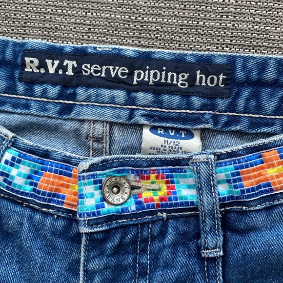 RVT serve piping hot aztec vintage jean. Juniors size 11/12. - Picture 4 of 4